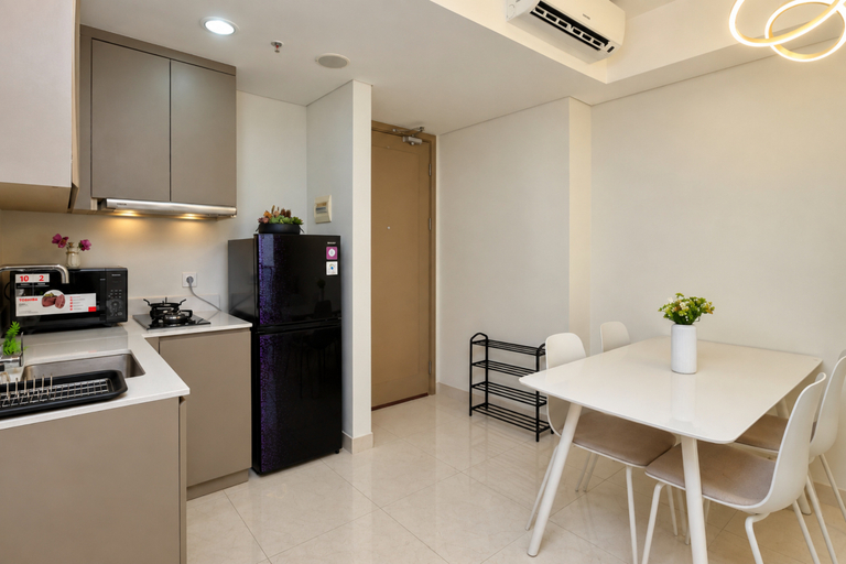 Others 2, Modern Comfy 1BR at Apartment Gold Coast By Travelio, North Jakarta