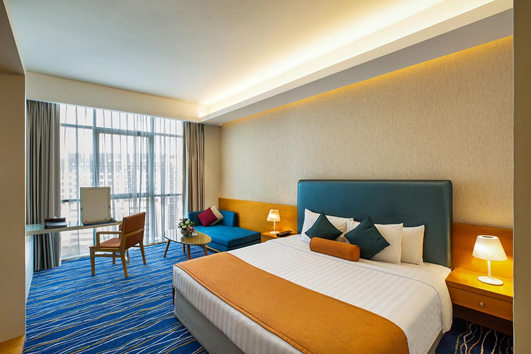 Bedroom 4, Royal Continental Hotel, Dubai