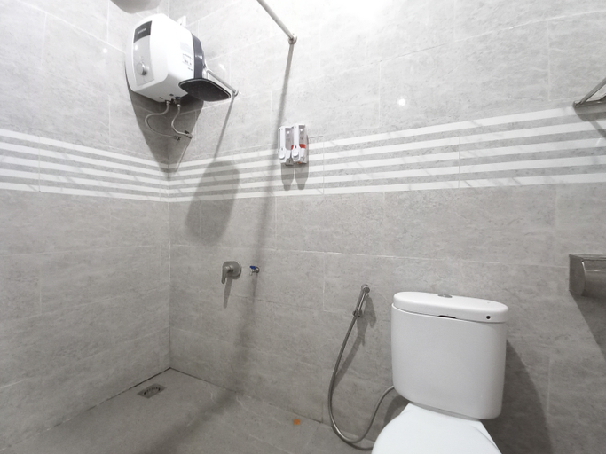 Bathroom 4, RedDoorz Syariah @ Edhotel SMK Models Banyuwangi, Banyuwangi