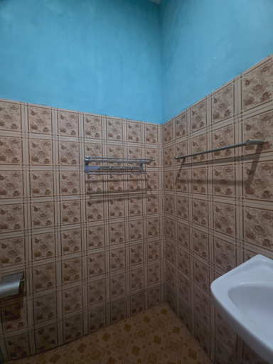 Bathroom 5, Penginapan Piru Permai 2, West Seram Bagian