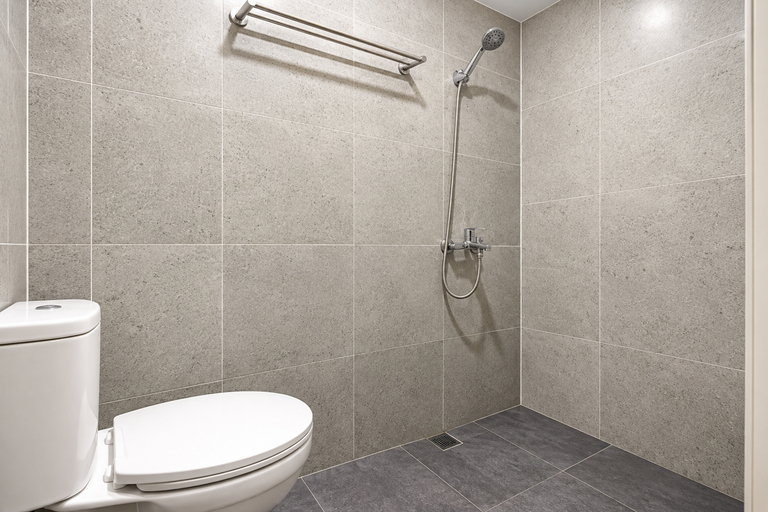Bathroom 5, 555 Nangka Guest House, Jakarta Selatan