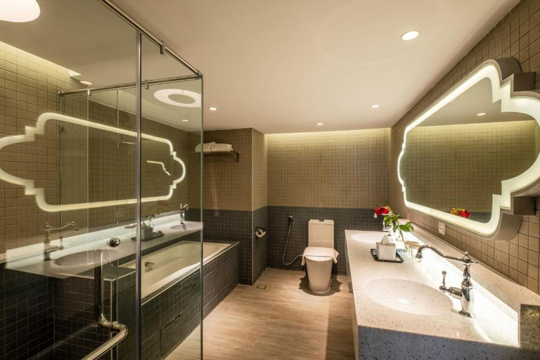 Bathroom 5, Grand Swiss-Belhotel Melaka, Malacca City