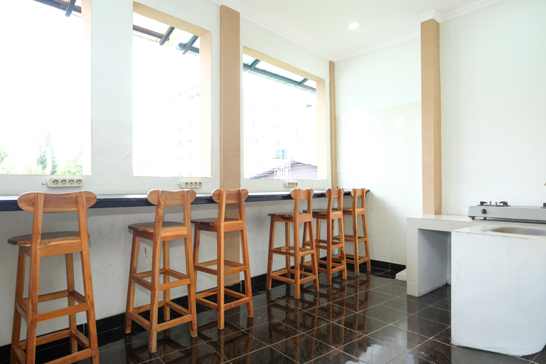 Others 3, Aster Triplets Guest House JCM Mitra RedDoorz, Sleman