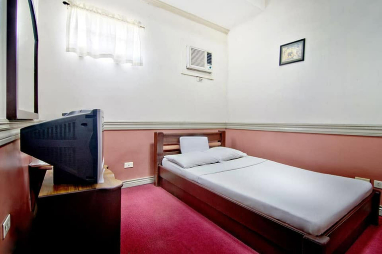 Bedroom 2, Townhouse Oak Hannie's Inn, Davao City