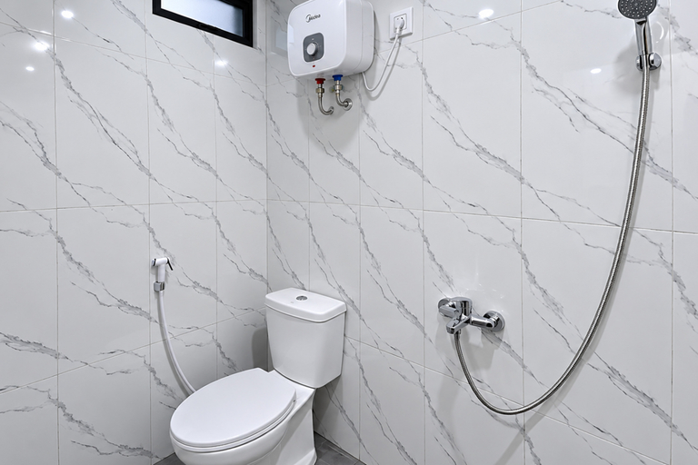 Bathroom 3, The Lavana Signature Villa Gauri Batu, Malang