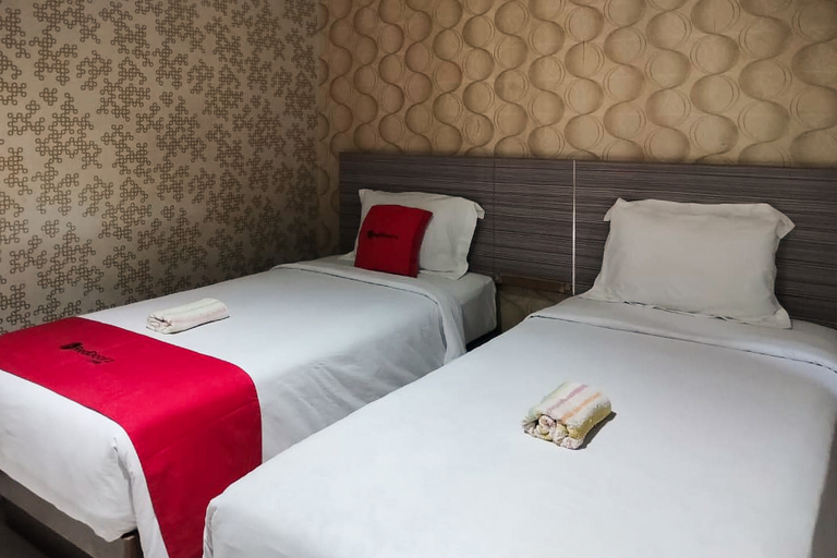 Bedroom 3, RedDoorz @ Dkomo Manado, Manado