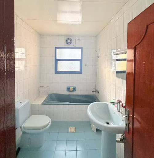 Bathroom 5, TIDY Premium Hostel Dubai, Dubai