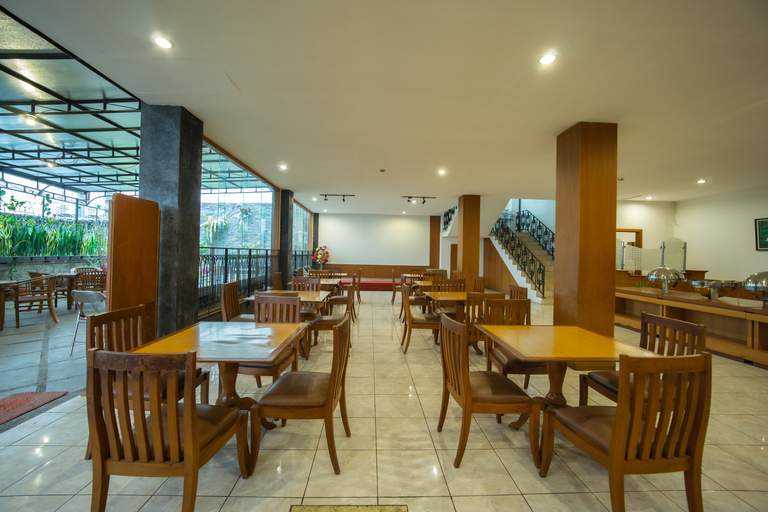 Food & Drinks 5, Rehat at Hotel Alam Permai, Bandung