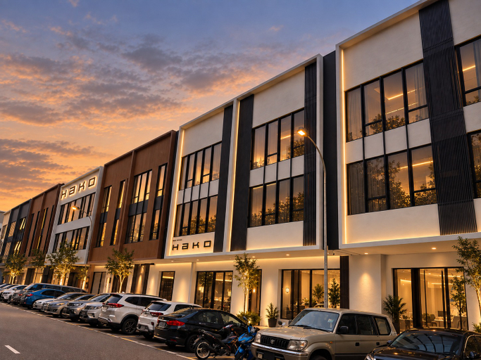 Exterior & Views