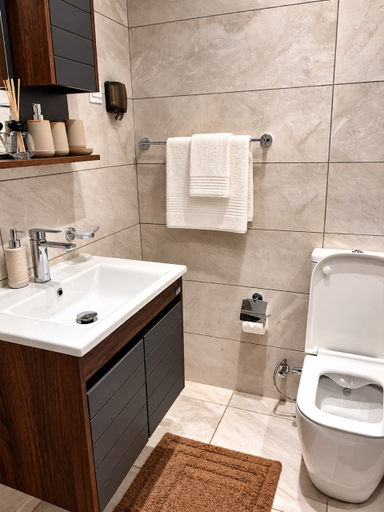 Bathroom 5, Africa Luxury Apartment at The Harmonia Residence, Accra