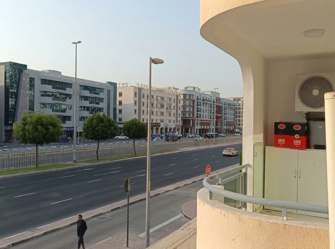Exterior & Views