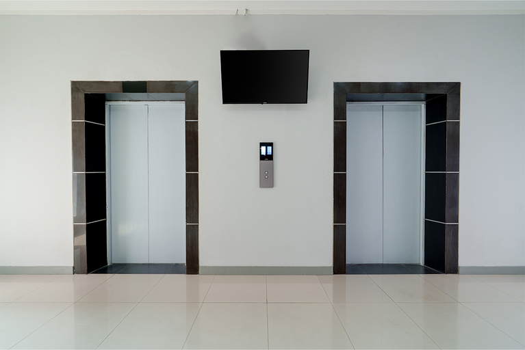 Lift 4, LIFE Hotel Glodok Plaza Jakarta, West Jakarta
