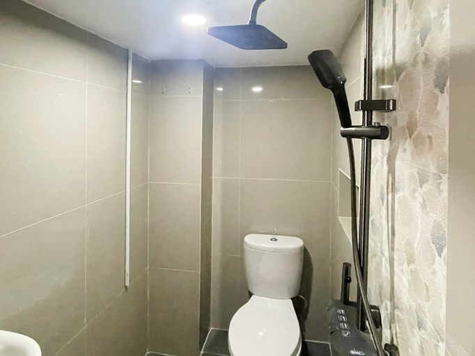 Bathroom 3, Urbanview Hotel Aesthetic Batam, Batam