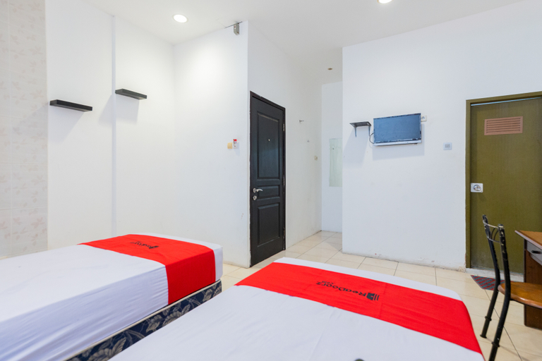 Others 2, RedDoorz @ Sparkling Hotel near Stasiun Gubeng Surabaya, Surabaya