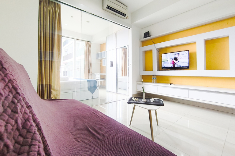 Living Room 3, Nice Living in 1BR at Apartment Dago Suites By Travelio, Bandung
