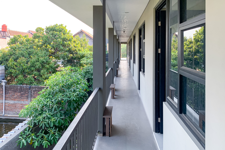 Hallway 2, Urbanview Hotel The Soempono Sragen, Sragen