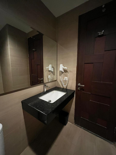 Bathroom 3, Balcony Hotel Sukabumi, Sukabumi