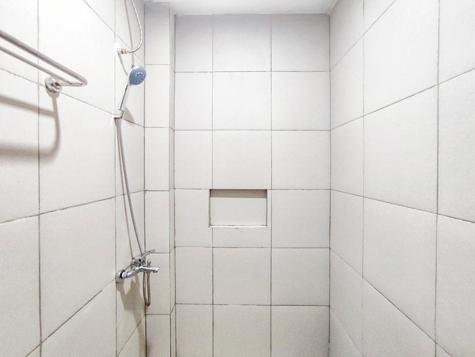 Bathroom 4, RedDoorz near Sam Poo Kong 4 Semarang, Semarang