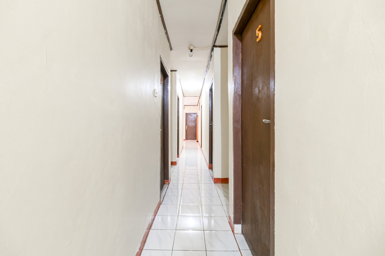 Others 2, RedDoorz near Pondok Indah Water Park, South Jakarta