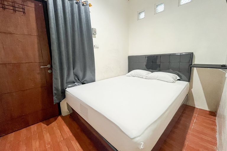 Bedroom 4, RedDoorz near LRT Taman Mini Jakarta, Jakarta Timur