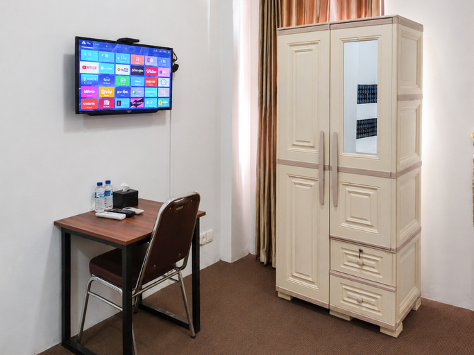 Bedroom 2, Urbanview Hotel Pandan Wangi Suite, Samarinda