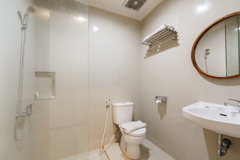 Bathroom 4, Sunerra Express Putra Mulia Hotel Medan, Medan