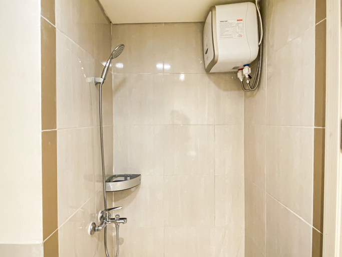 Bathroom 5, Timeless Style 2BR at Apartment Meikarta District 1 By Travelio, Cikarang