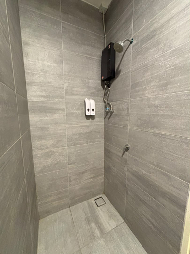Bathroom 4, Riverine Diamond 7A, 4Pax, Kuching