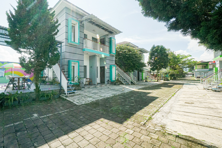 Exterior 3, Urbanview Hotel Maulana Hills Syariah, Bandung