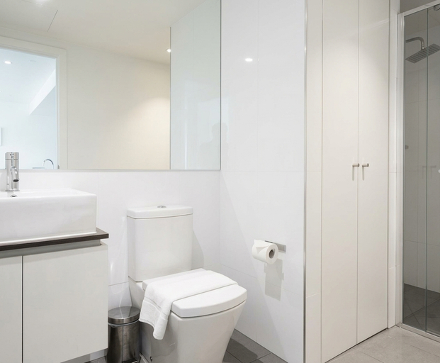 Bathroom 5, RNR Serviced Apartments North Melbourne, Melbourne