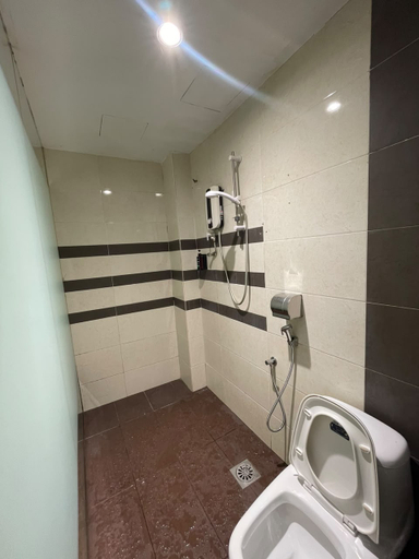 Bathroom 5, Swing & Pillows @ Hot Ballon Hotel Klang, Selangor, Klang