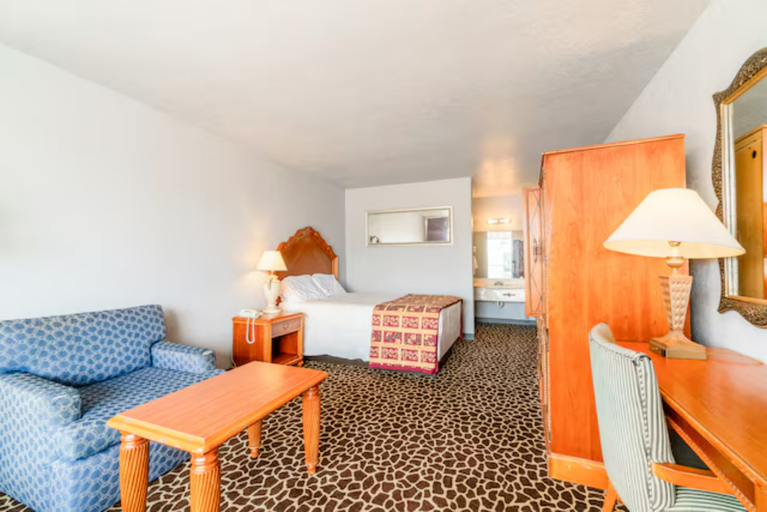 Others, Castle Inn & Suites by OYO Lawton, Comanche
