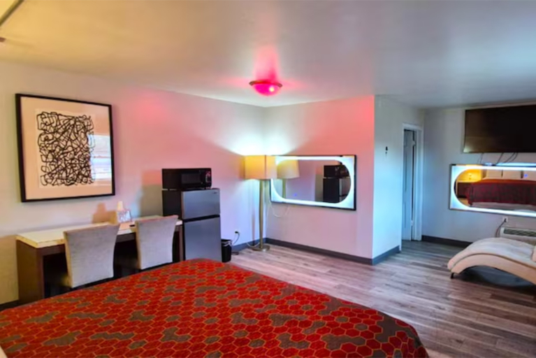 Bedroom 4, Elite Inn & Suites South Holland Chicago, Cook