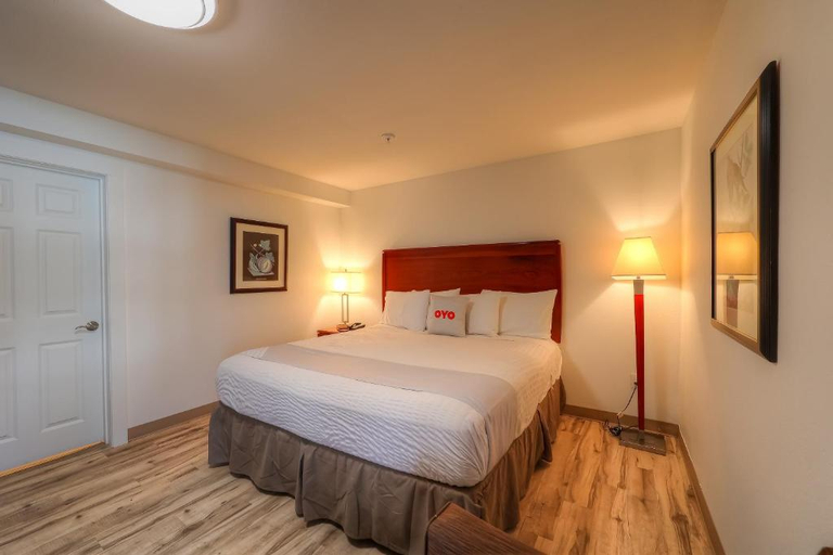 Bedroom 3, Newport Inn By OYO - Hwy 101, Lincoln