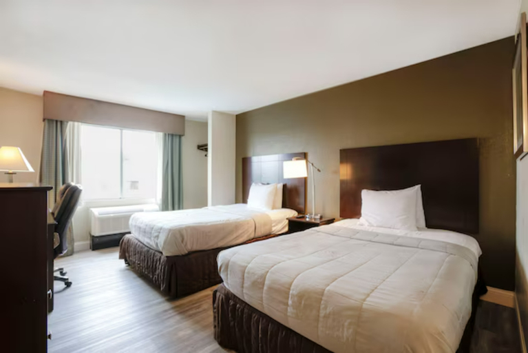 Bedroom 2, Copley Inn & Suites By OYO Akron OH, Summit