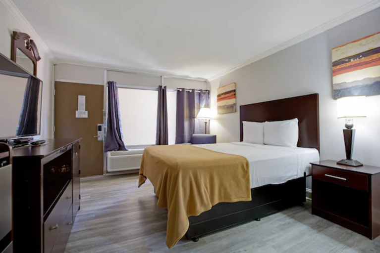Bedroom 3, Riverside Inn and Suites Danville Virginia, Danville
