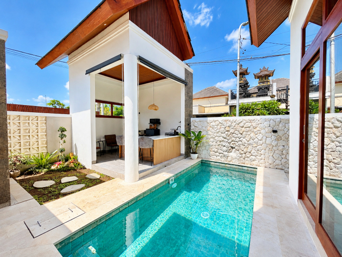 Swimming Pool 2, Chandana Modern Tropical Villa - Entire Private Villa with 2 Bedrooms, Badung