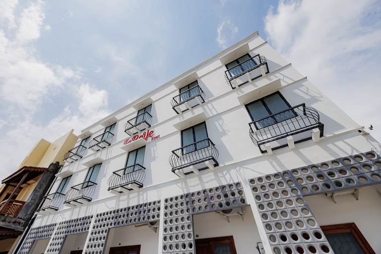Exterior 5, Urbanview TeBeYe Syariah UNS Solo, Solo