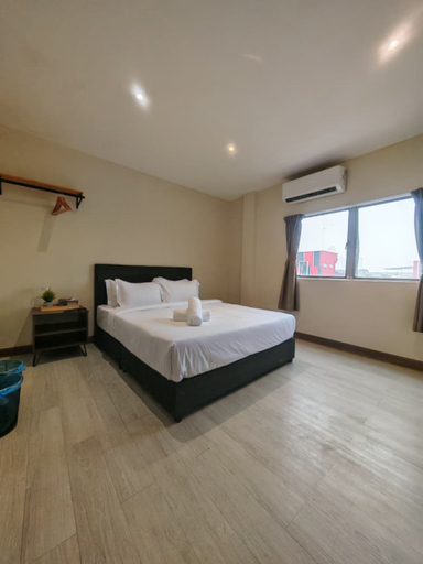Bedroom 3, Swing & Pillows @ Casavilla Petaling Jaya, Petaling Jaya