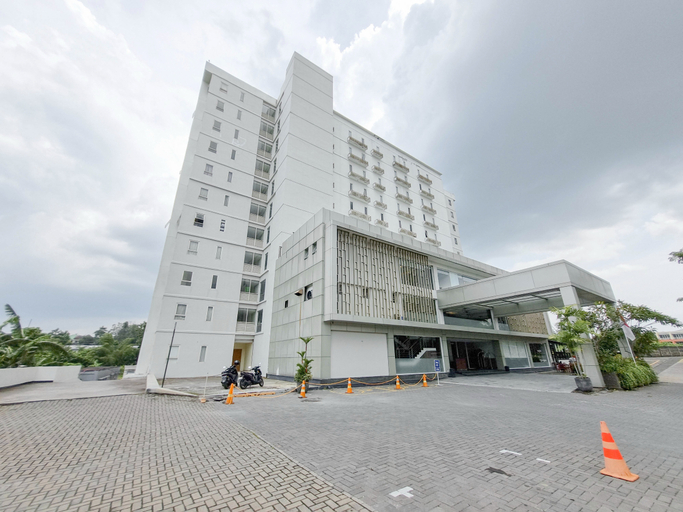 Others 2, Airy and Bright 2BR at Apartment Malioboro City By Travelio, Sleman