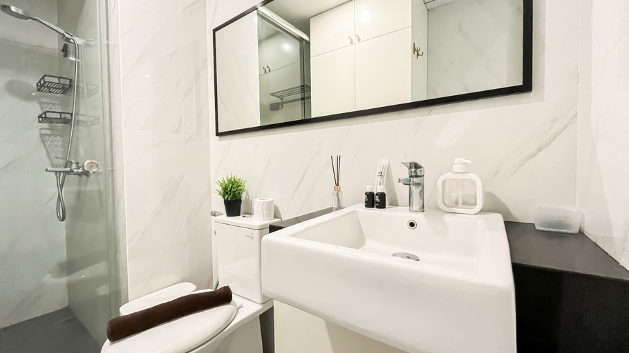 Bathroom 5, 1BR Modern Areum Residence at Ciputra World 2, South Jakarta