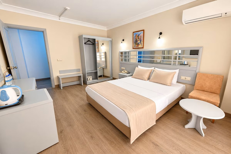 Bedroom 4, Hotel Villa Lycus, Akköy