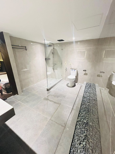 Bathroom 2, X Hotel, South Jakarta