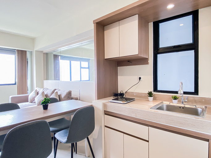 Others 3, Restful and Bright 2BR with Working Room at Apartment Meikarta District 2 By Travelio, Cikarang