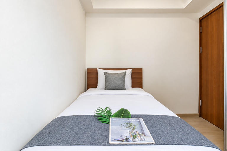 Others 4, Modern and Warm 2BR at Apartment Meikarta District 1 By Travelio, Cikarang