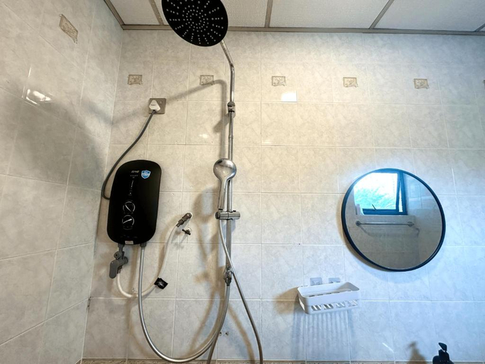 Bathroom 2, Swing & Pillows @ Tanjong Subang Jaya, Subang Jaya