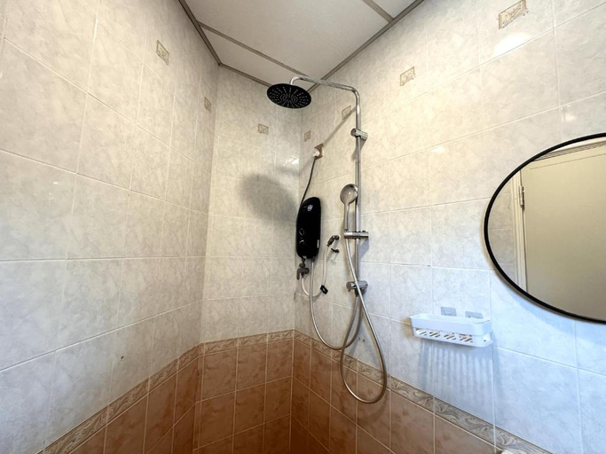 Bathroom 5, Swing & Pillows @ Tanjong Subang Jaya, Subang Jaya