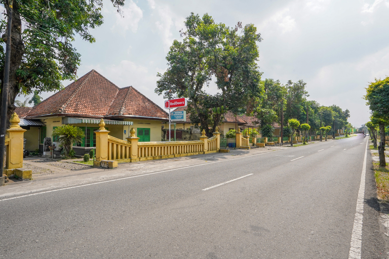 Others 4, RedDoorz Syariah @ Wisma Madukismo UMY, Bantul