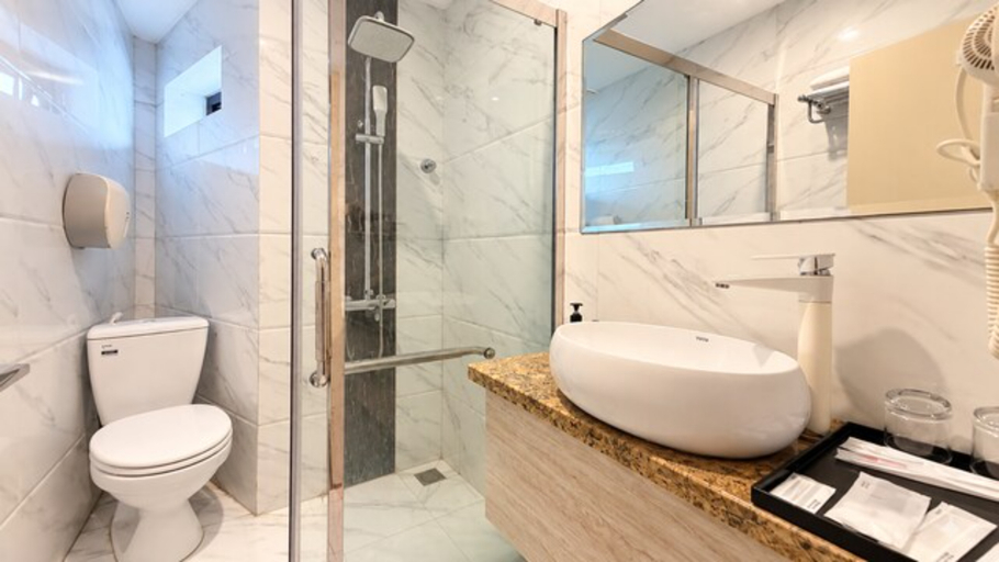 Bathroom 5, Collection O Thuy Duong Hotel & Apartment Hai Phong, Ngô Quyền