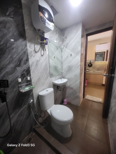 Bathroom, Type Studio Luxury Vida View Apartment Makassar With City, Mounth & Sunrise by Cua, Makassar